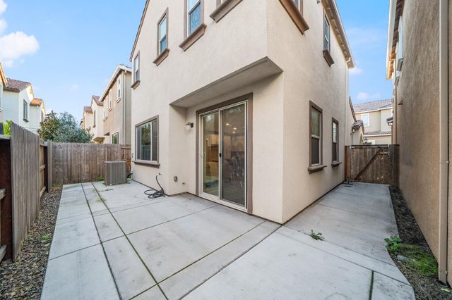 10523 Tenor Way, Elk Grove, CA 95757