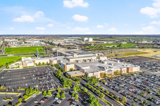 10523 Tenor Way, Elk Grove, CA 95757