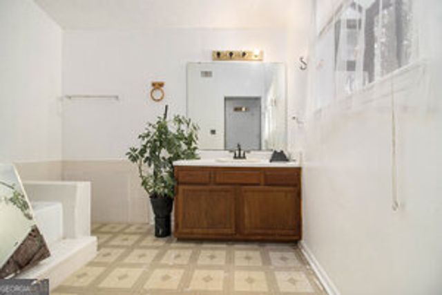 10359 Briarbay Loop, Jonesboro, GA 30238