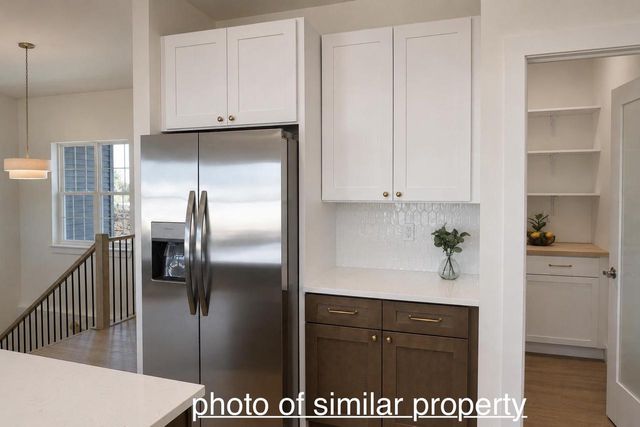 9832 S BERGAMONT DRIVE, Franklin, WI 53132