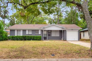 1704 Foster Drive, Arlington, TX 76012