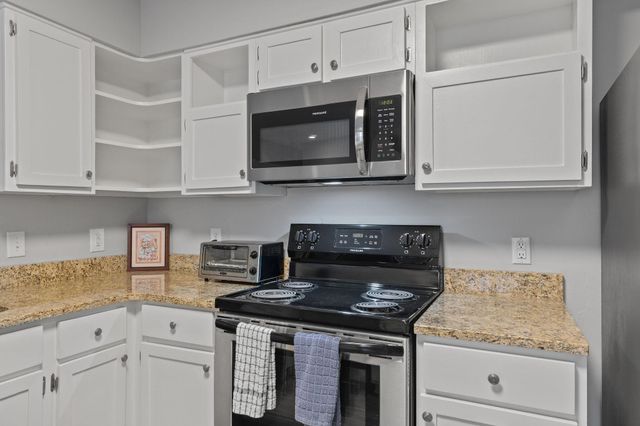 1616 SMOKEHOUSE DR, Cordova, TN 38016