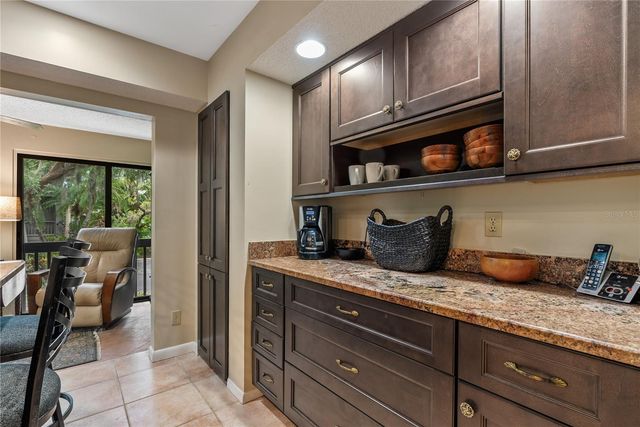 1475 LANDINGS CIRCLE 43, Sarasota, FL 34231