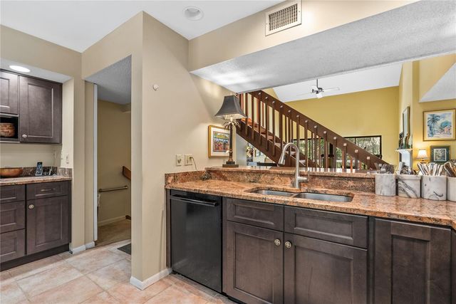 1475 LANDINGS CIRCLE 43, Sarasota, FL 34231