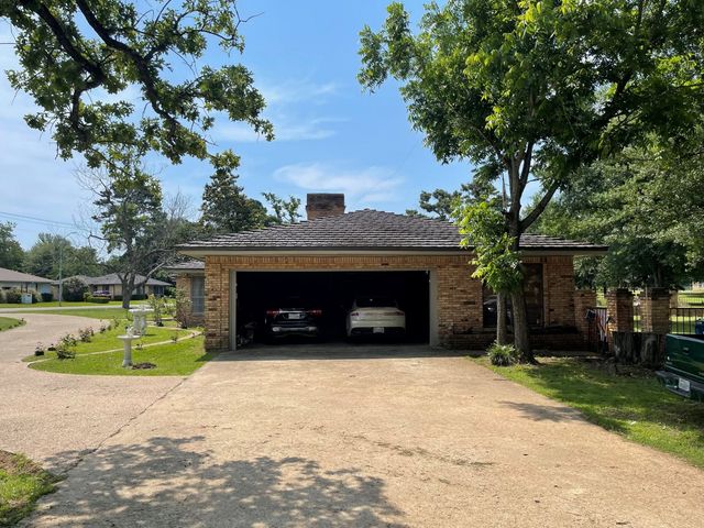 900 S Palestine Street, Athens, TX 75751