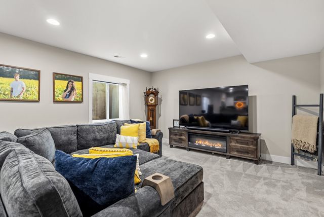 2206 NW 40th Street, Ankeny, IA 50023