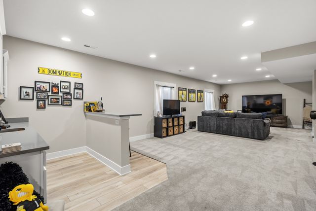 2206 NW 40th Street, Ankeny, IA 50023
