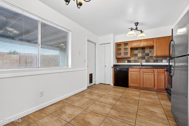 1050 S Stapley -- 30, Mesa, AZ 85204