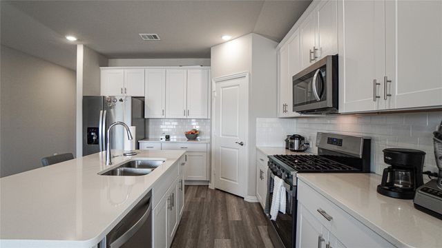 775 Moonlight Place, Lavon, TX 75166