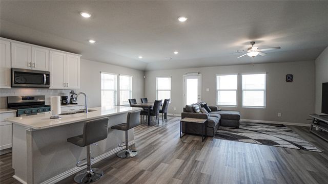 775 Moonlight Place, Lavon, TX 75166