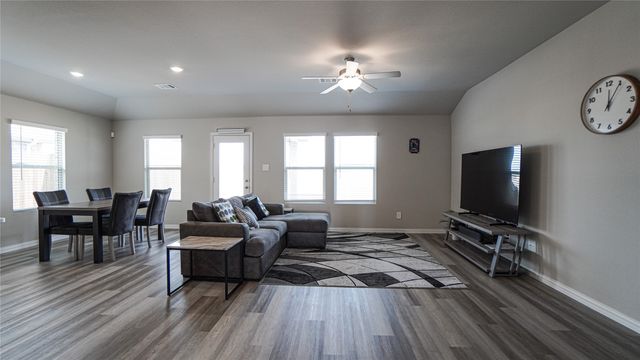 775 Moonlight Place, Lavon, TX 75166