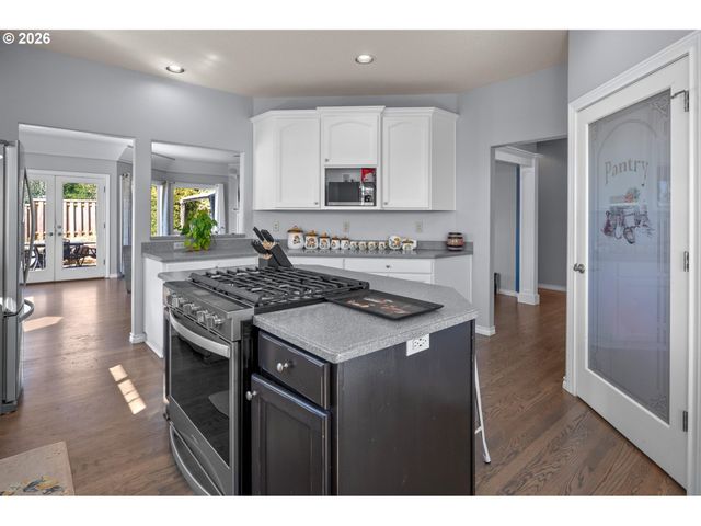 35469 SPENCE St, St Helens, OR 97051