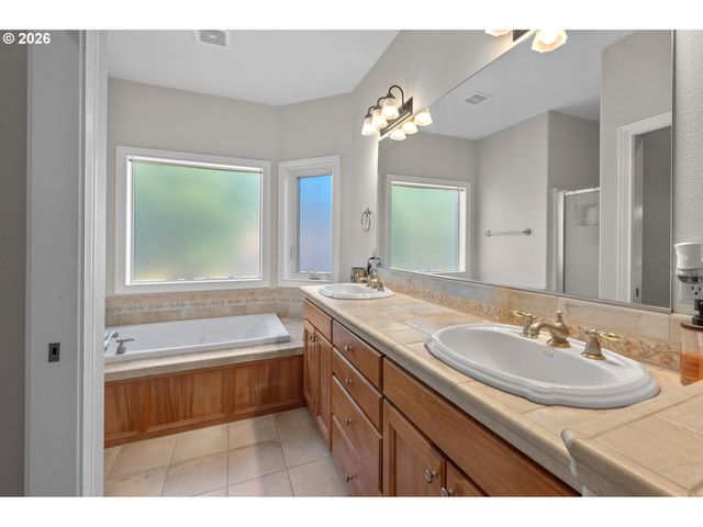 35469 SPENCE St, St Helens, OR 97051