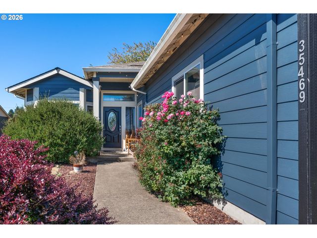 35469 SPENCE St, St Helens, OR 97051