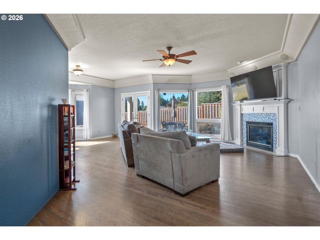 35469 SPENCE St, St Helens, OR 97051