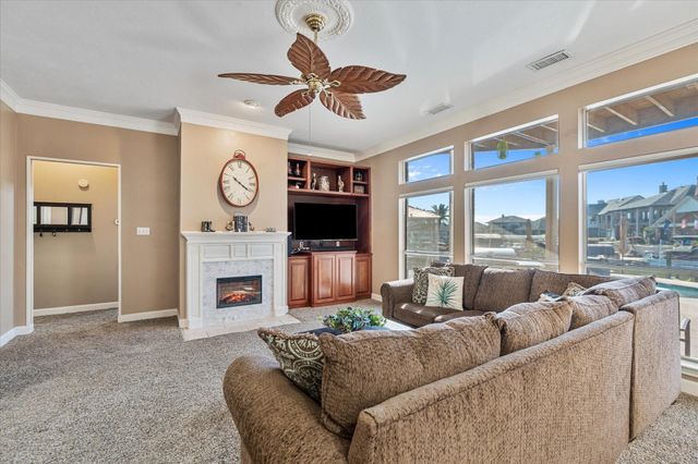 2061 S Shore Boulevard, Montgomery, TX 77356