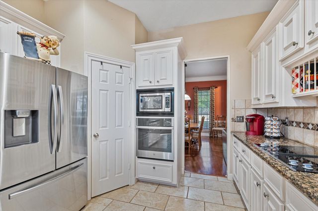 2061 S Shore Boulevard, Montgomery, TX 77356