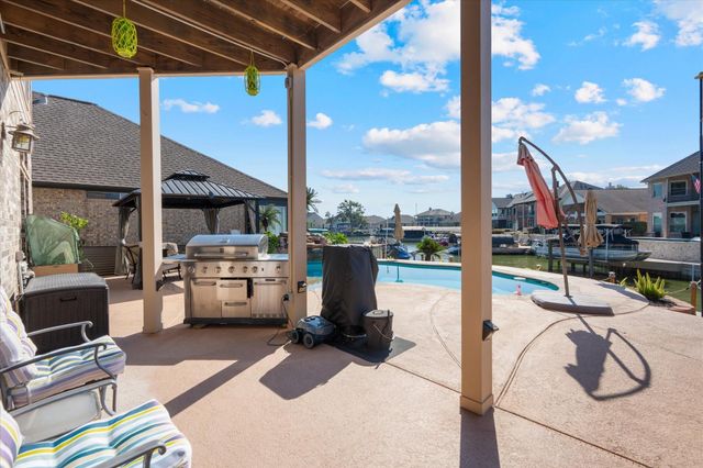 2061 S Shore Boulevard, Montgomery, TX 77356