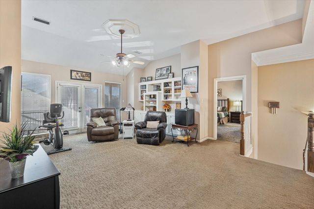 2061 S Shore Boulevard, Montgomery, TX 77356