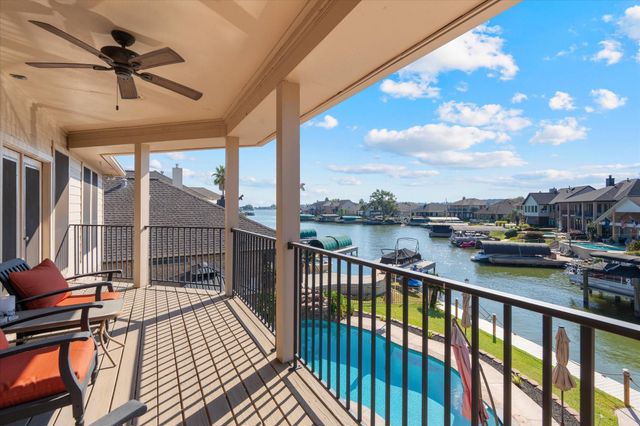 2061 S Shore Boulevard, Montgomery, TX 77356