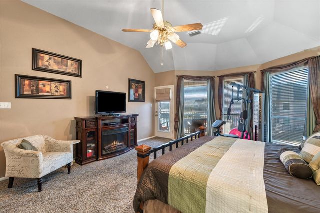 2061 S Shore Boulevard, Montgomery, TX 77356