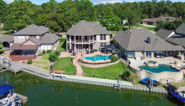 2061 S Shore Boulevard, Montgomery, TX 77356