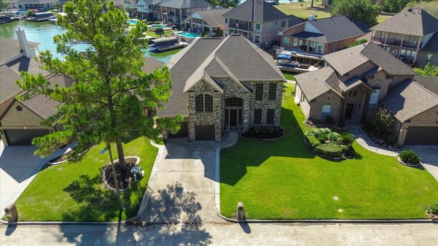 2061 S Shore Boulevard, Montgomery, TX 77356