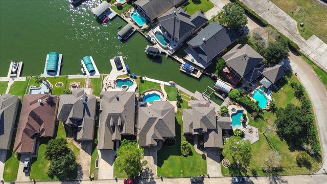 2061 S Shore Boulevard, Montgomery, TX 77356