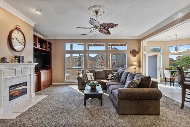 2061 S Shore Boulevard, Montgomery, TX 77356