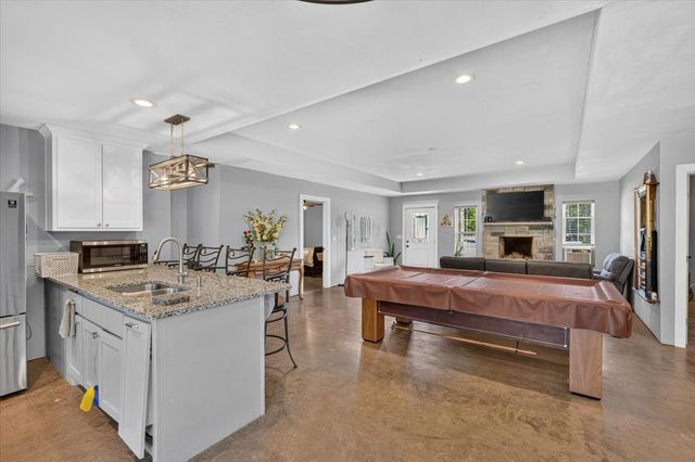 4506 Garden View Drive, Granbury, TX 76049