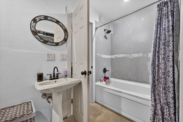 4506 Garden View Drive, Granbury, TX 76049
