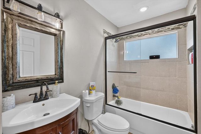 4506 Garden View Drive, Granbury, TX 76049