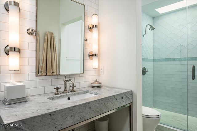 5101 N CASA BLANCA Drive 217, Paradise Valley, AZ 85253