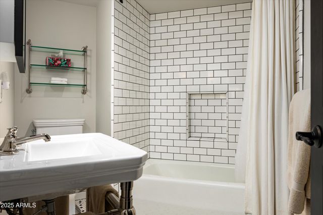 5101 N CASA BLANCA Drive 217, Paradise Valley, AZ 85253