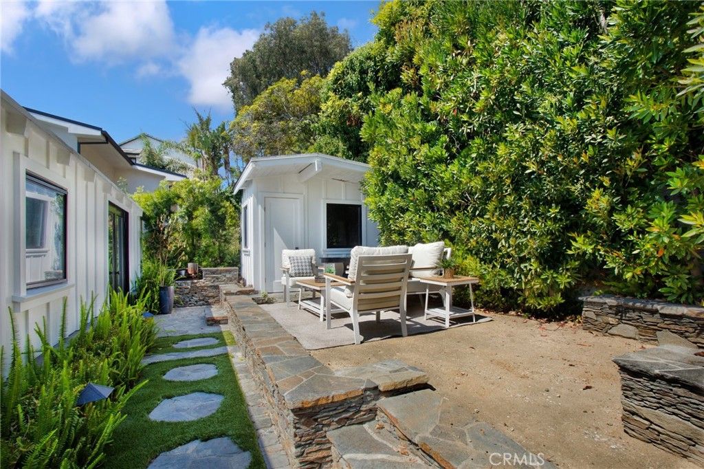 Image 17 of property listing at 31152 Holly Drive, Laguna Beach, CA 92651