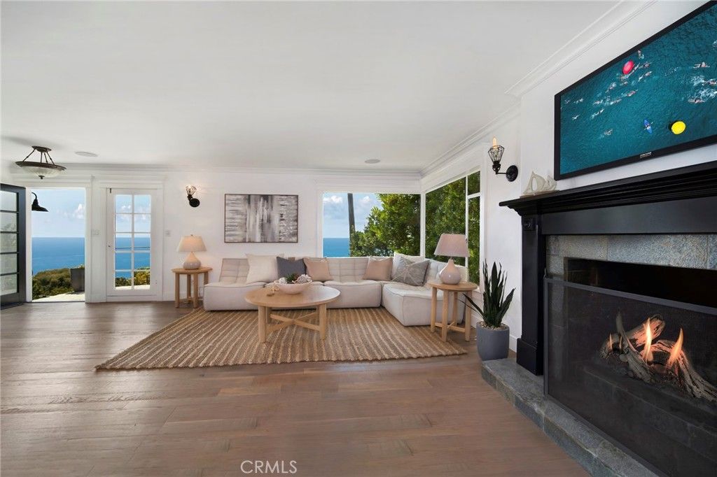 Image 9 of property listing at 31152 Holly Drive, Laguna Beach, CA 92651