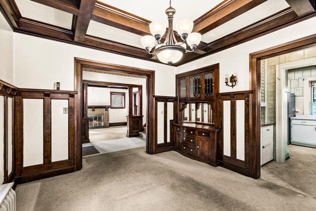 101 S 20th Avenue E, Duluth, MN 55812