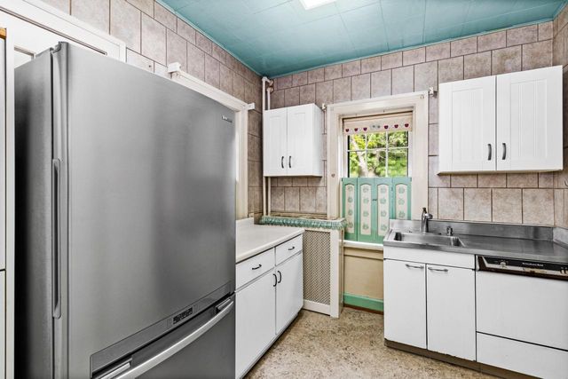101 S 20th Avenue E, Duluth, MN 55812