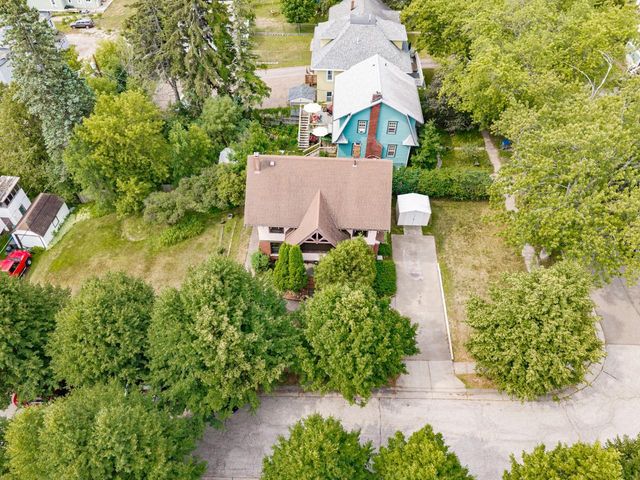 101 S 20th Avenue E, Duluth, MN 55812