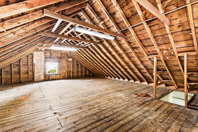 101 S 20th Avenue E, Duluth, MN 55812