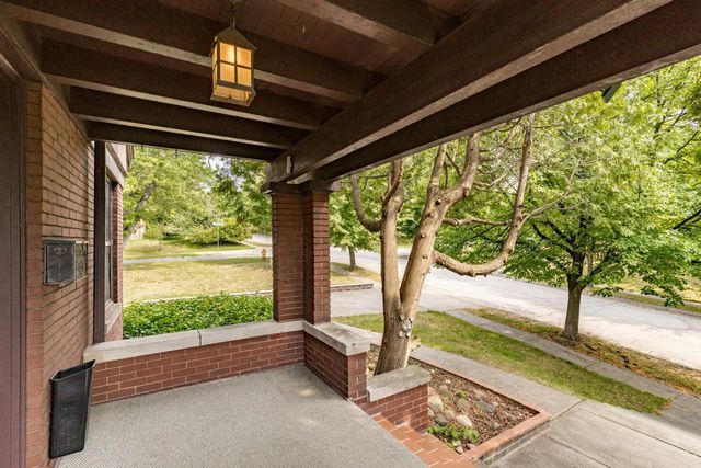 101 S 20th Avenue E, Duluth, MN 55812