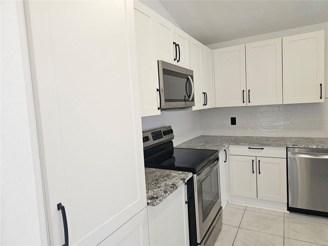 826 HORSESHOE BAY DRIVE, Kissimmee, FL 34741