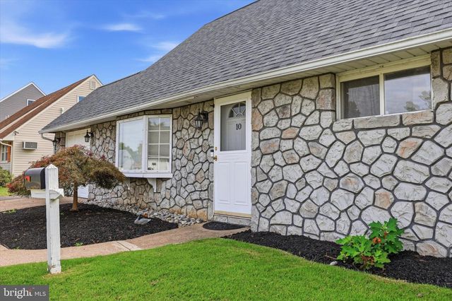 10 EAST LN, Levittown, PA 19054
