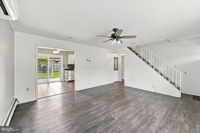 10 EAST LN, Levittown, PA 19054