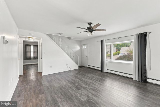 10 EAST LN, Levittown, PA 19054