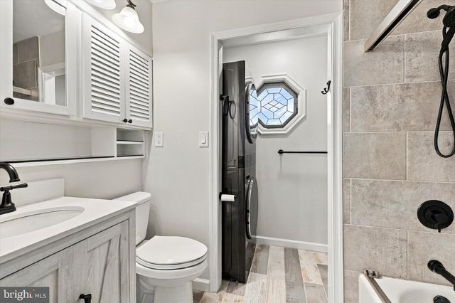 10 EAST LN, Levittown, PA 19054