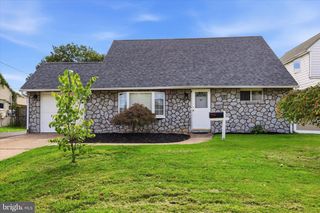 10 EAST LN, Levittown, PA 19054