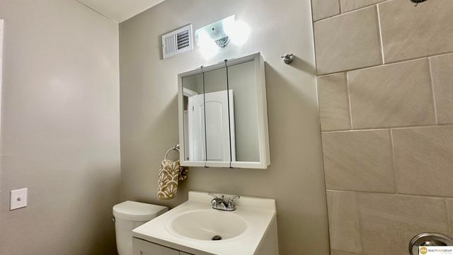 3748 N 43 Street, Omaha, NE 68111