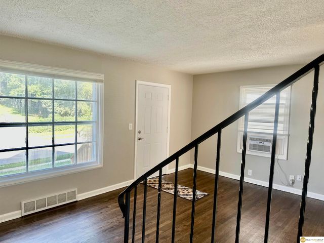 3748 N 43 Street, Omaha, NE 68111