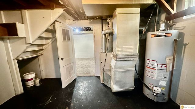 3748 N 43 Street, Omaha, NE 68111